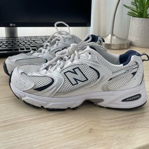 New Balance 530 - Women’s 8 - Men’s 6